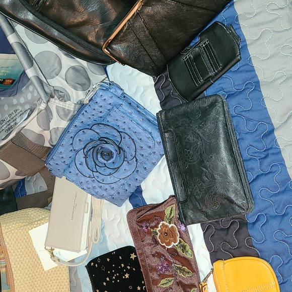 Tracy's bags & wallets Sunday share show 2pm est. - Picture 6 of 14